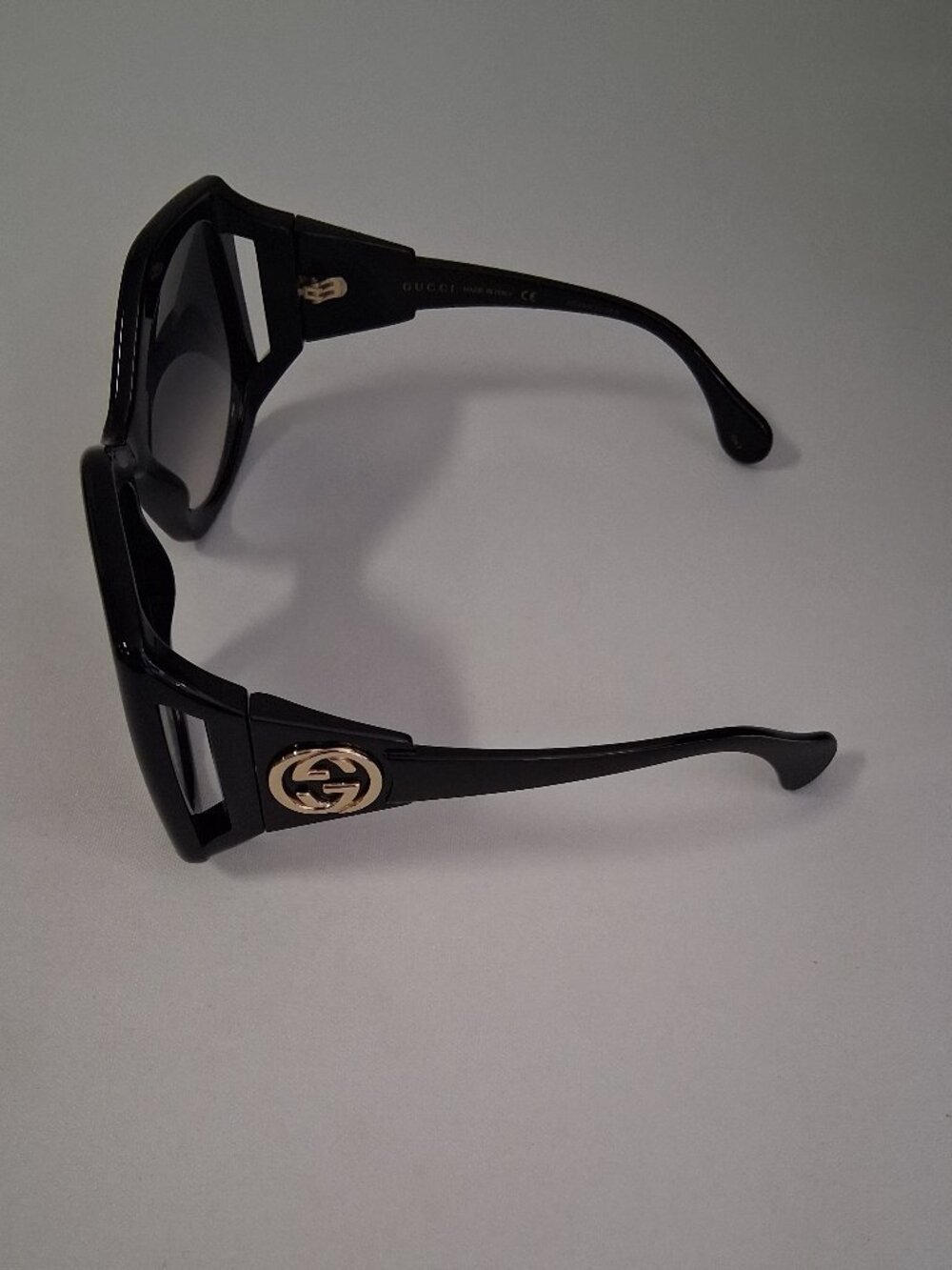Authentic Women's Gucci GG0875S Sunglasses – Black/Grey – 62-16-120 Brand New - Picture 3 of 9
